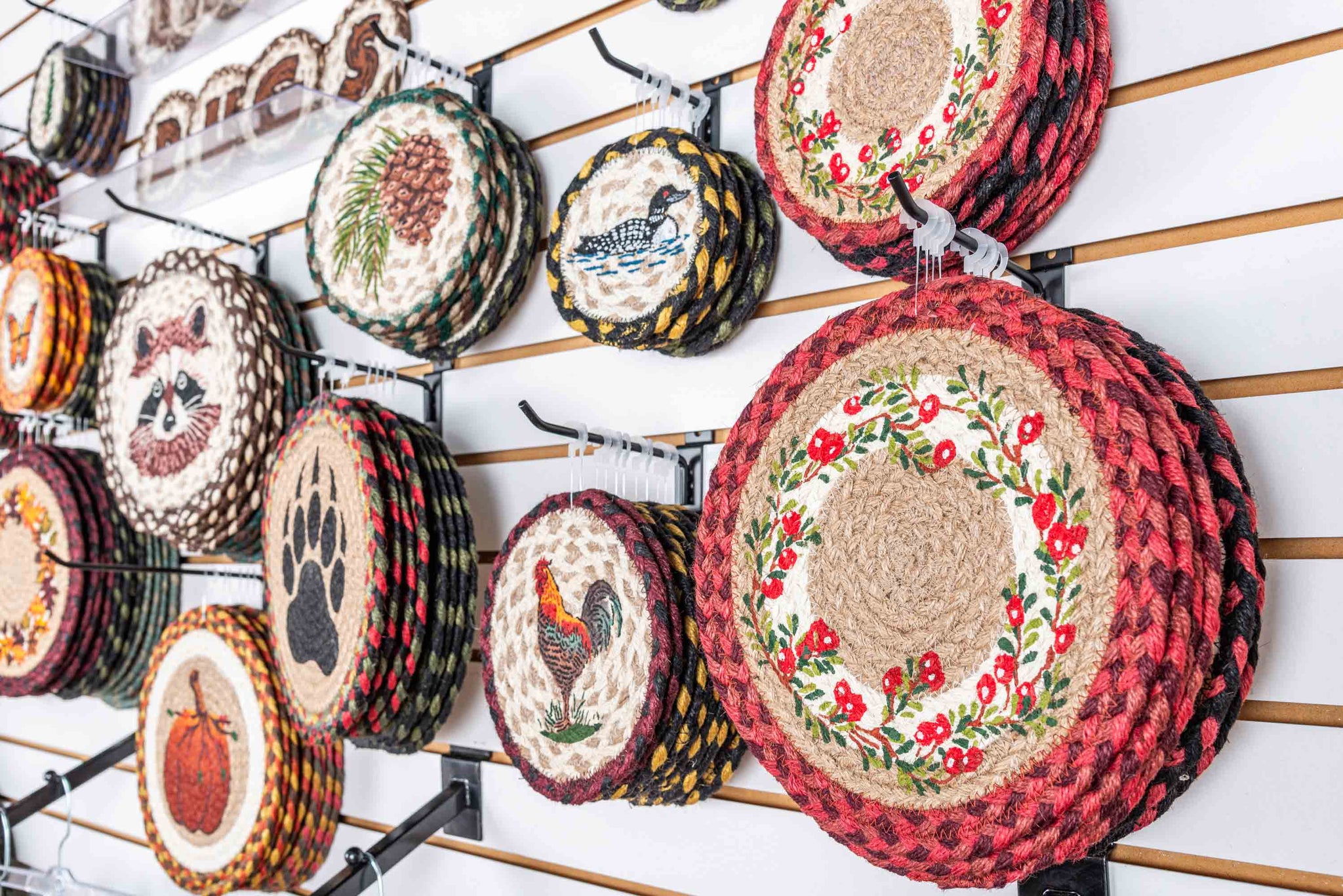 MSPR-390 Cranberries Trivet – Earth Rugs